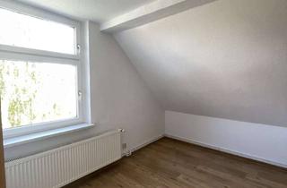 Wohnung mieten in Ilsenburger Straße 52, 38855 Wernigerode, Helle 2-Zimmer-Dachgeschosswohnung mit renoviertem Bad, Carport und Gartenmitbenutzung