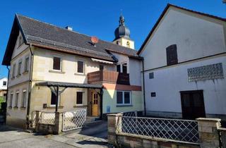 Haus kaufen in 96184 Rentweinsdorf, Modernisiertes 1-2 Familien-Wohnhaus mit Nebengebäude, Garage und Garten in zentraler Lage von Rent