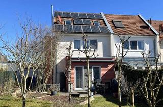 Anlageobjekt in 97437 Haßfurt, Wohnen im sonnigen Grün... vermietetes Reiheneckhaus mit Keller, Doppelcarport und Garten, Grund 35