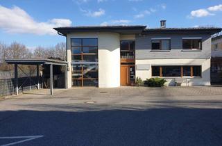 Gewerbeimmobilie kaufen in Am Hühnerberg 17, 65779 Kelkheim, Büro/Praxisräume: ruhige Lage/hochwertiges Gebäude/viele Stellplätze mit Option Wohnen/Arbeiten