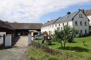 Bauernhaus kaufen in 95188 Issigau, Großes Anwesen mit Bauernhaus, Scheunen und viel Grundstück