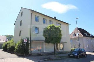 Haus kaufen in 78176 Blumberg, Blumberg - Attraktives und solide gebautes Wohn- und Geschäftshaus mit großzügigen Wohnungen und 10 Garagen in zentraler Lage !