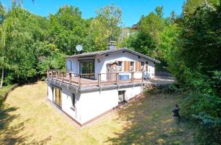 Haus kaufen in 54568 Gerolstein, Gerolstein - RESERVIERT Ruhig gelegenes Wohnhaus mit Balkon, Terrasse, Garten, 3 Garagen und einzigartiger Aussicht in Gerolstein-Müllenborn RESERVIERT
