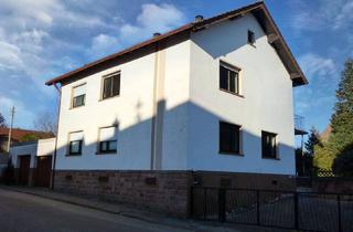 Einfamilienhaus kaufen in 66882 Hütschenhausen, Hütschenhausen - Hütschenhausen - Freistehendes Einfamilienhaus mit zwei Garagen und Garten