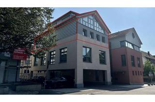 Wohnung kaufen in Böblinger Str. 12, 71088 Holzgerlingen, Exklusive DG-Maisonettewohnung mit luxuriöser Innenausstattung - 3 TG-Plätze inklusive -