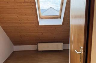 Wohnung mieten in Leibnizstraße 9/1, 73054 Eislingen, Sanierte Wohnung mit drei Zimmern und Balkon in Eislingen/Fils