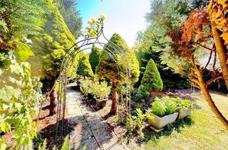 Immobilie kaufen in 06128 Halle, Mehrfamilienhaus mit 4 Stellplätzen und Gärten