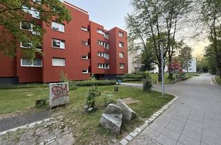 Wohnung mieten in 85521 Ottobrunn, Modernisierte 3,5-Raum-Wohnung mit Balkon und Einbauküche in Ottobrunn