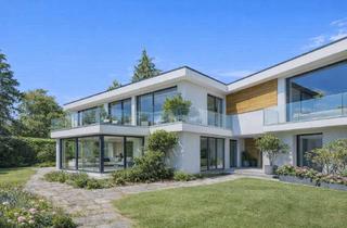 Villa kaufen in 65779 Kelkheim, Sanierungsbedürftige Villa auf parkähnlichem Sonnengrundstück mit traumhaftem Weitblick