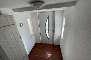 Haus kaufen in 73268 Erkenbrechtsweiler, Gute Kapitalanlage.. saniertes 3 Familienhaus mit 3 Stellplätze