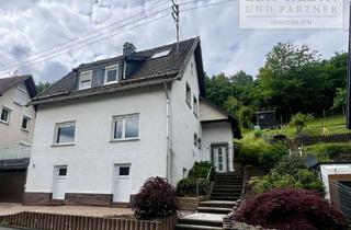 Einfamilienhaus kaufen in 57572 Niederfischbach, Großzügiges Einfamilienhaus mit viel Potential in ruhiger Sackgassenlage von Niederfischbach
