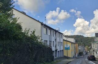 Anlageobjekt in 42477 Radevormwald, Anleger aufgepasst - Gepflegtes Mehrfamilienhaus mit 8 Wohneinheiten - bereits aufgeteilt!!