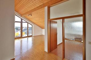 Wohnung kaufen in 75179 Pforzheim, Gepflegte 3-Zi.-Wohnung mit traumhafter Aussicht und Garage mit nur 3 Einheiten - einzugsbereit