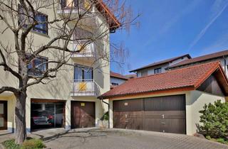 Wohnung kaufen in 75179 Pforzheim, Gepflegte 3-Zi.-Wohnung mit traumhafter Aussicht und Garage mit nur 3 Einheiten - einzugsbereit