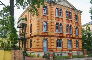 Wohnung kaufen in 01279 Dresden, Dresden - Hochparterre mit eigenem Garten! Stilvoller Altbau auf der Laubegaster Insel