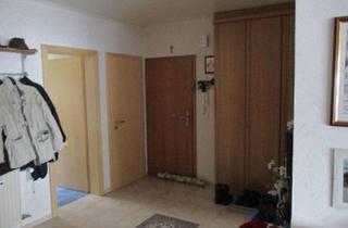Wohnung kaufen in 64569 Nauheim, Nauheim - Wohnung 1 Etage 90qm Balkon Aufzug Garage in Nauheim