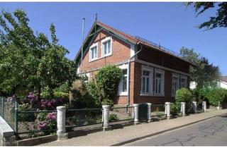 Haus kaufen in 25712 Burg, Burg - Burg: Ihr Rückzugsort in zeitloser Eleganz