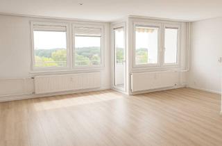 Wohnung kaufen in 71067 Sindelfingen, Tolle Aussicht - 3 Zimmer mit Balkon und TG Stellplatz Sindelfingen