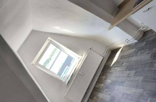 Wohnung mieten in Theodor-Heuß-Ring 137, 24143 Gaarden-Süd/Kronsburg, Helle 2-Zimmer-Dachgeschosswohnung am Theodor-Heuss-Ring – Kiel-Gaarden