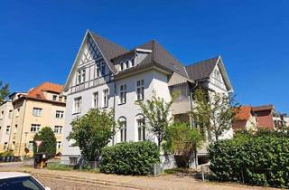 Wohnung mieten in Robert-Blum-Straße, 17033 Stadtgebiet West, Großzügige Altbauwohnung im Jahnviertel