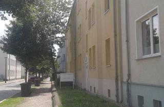 Wohnung mieten in Erzbergerstraße 40, 06217 Merseburg, Schöne 3-Raum-Wohnung mit Balkon, Tageslichtbad mit Wanne und Dusche