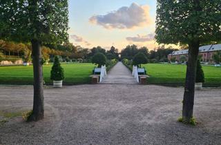 Gewerbeimmobilie kaufen in 68723 Schwetzingen, Die besondere Immobilie: Mehrfamilienhaus mit Gastronomieeinheit vollvermietet in Schlossnähe