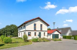 Einfamilienhaus kaufen in 88477 Schwendi, Wohnen mit Weitblick! Stilvolles Einfamilienhaus mit Blick ins Grüne