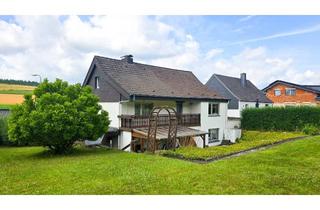 Einfamilienhaus kaufen in Caller Straße 44, 59872 Meschede, Renovierungsbedürftiges Einfamilienhaus mit Garage, Carport, Garten und Balkon
