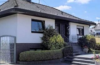 Haus kaufen in Eichenbacher Weg, 53533 Antweiler, Bungalow mit Energieklasse C & neuer Heizung