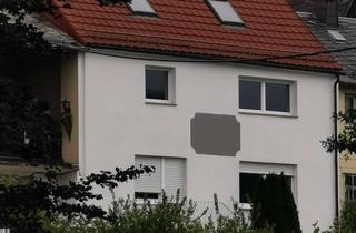Immobilie mieten in Oberer Pfarrberg, 95188 Issigau, Einfamilienhaus neu renoviert