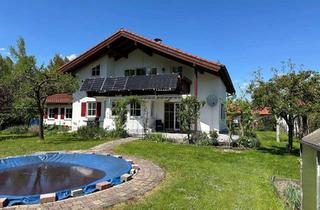 Haus kaufen in 83064 Raubling, Von Privat: modernisiertes Zuhause mit liebevoll angelegtem Garten mit Pool und Gartenteich