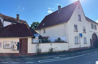 Haus kaufen in 63762 Großostheim, Großostheim - Charmantes, stark renovierungsbedürftiges Haus mit Nebengebäuden