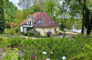 Haus kaufen in 16798 Fürstenberg/Havel, Fürstenberg/Havel - Exklusives Wassergrundstück mit privatem Seezugang & Bootsanleger