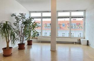 Wohnung kaufen in Fritz-Reuter-Straße 10, 10827 Berlin, Berlin - Lichtdurchflutete Dachgeschosswohnung in ruhiger Seitenstraße nahe S-Bahnhof Schöneberg