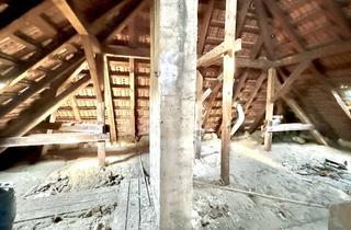 Wohnung kaufen in 12105 Tempelhof, Dachgeschossrohling mit Ausbaupotenzial, Tempelhof