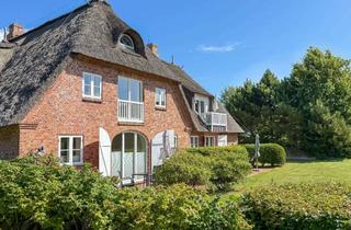 Wohnung kaufen in 25826 Sankt Peter-Ording, Exklusives Wohnen unter Reet, Dachgeschosswohnung in SPO Dorf