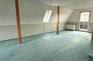 Wohnung kaufen in 06217 Merseburg, Kleines Juwel in Merseburg - Einraum Dachgeschosswohnung mit Balkon + Garten