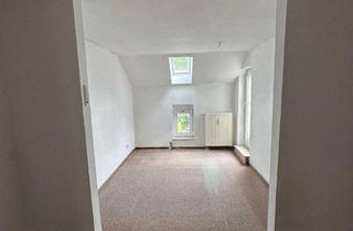 Wohnung mieten in Chemnitzer Straße 76b, 09212 Limbach-Oberfrohna, Großzügige 2,5-Zimmer mit Balkon Tageslichtbad und Wanne in guter Lage!