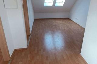 Wohnung mieten in 31061 Alfeld, Frisch renovierte 3 Zi.-Wohnung Dachgeschosswohnung in gepflegtem Haus!