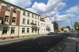 Wohnung mieten in Dürerstraße, 39307 Genthin, Gemütliche Erdgeschosswohnung mit effizientem Grundriss + Tageslichtbad mit Badewanne + Holzboden