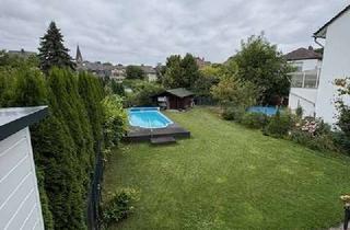Wohnung mieten in Adelheidstraße 27, 59555 Lippstadt, Geschmackvolle 2-Raum-Hochparterre-Wohnung mit Balkon, Garten und traumhaften Pool in Lippstadt