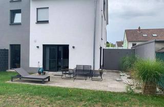 Wohnung mieten in 66424 Homburg, traumhafte topexklusive Wohnung 3 ZKB mit Terrasse/Garten in Uni-Nähe in Homburg-Saar