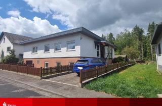 Haus kaufen in 35759 Driedorf, Waldaubach: Wohnen auf einer Ebenen-Bungalow (barrierefrei) mit Garage in Waldrandlage