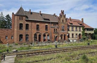 Haus kaufen in Am Bahnhof Rehagen 1A, 15838 Am Mellensee, Bahnhof mit Schafwagen sucht Visionär! Video beachten!