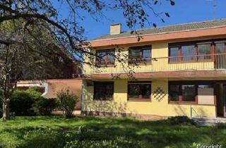 Doppelhaushälfte kaufen in 83620 Feldkirchen-Westerham, Großzügige Doppelhaushälfte mit zwei Wohneinheiten und Ausbaupotential in idyllischer, naturnaher La