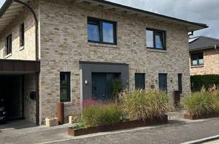 Villa kaufen in 23570 Travemünde, Stadtvilla mit Einliegerwohnung: Raum für Leben, Licht und Ideen