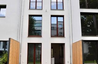 Haus mieten in 22081 Uhlenhorst, Wohnen im mondänen Stadthaus mit Garteinanteil & 2 Dachterrassen!