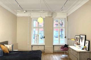 Wohnung kaufen in Gierkeplatz, 10585 Charlottenburg, Modernes Altbau-Apartment mit Parkett & Stuck!