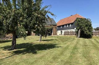 Haus kaufen in 02708 Löbau, Wohnhaus mit Nebengelass, Nebengebäude und Carport
