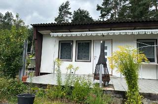 Haus kaufen in 03159 Döbern, Döbern - Verkauf eines Grundstücks mit Bungalow am Eichweger Badesee in 03